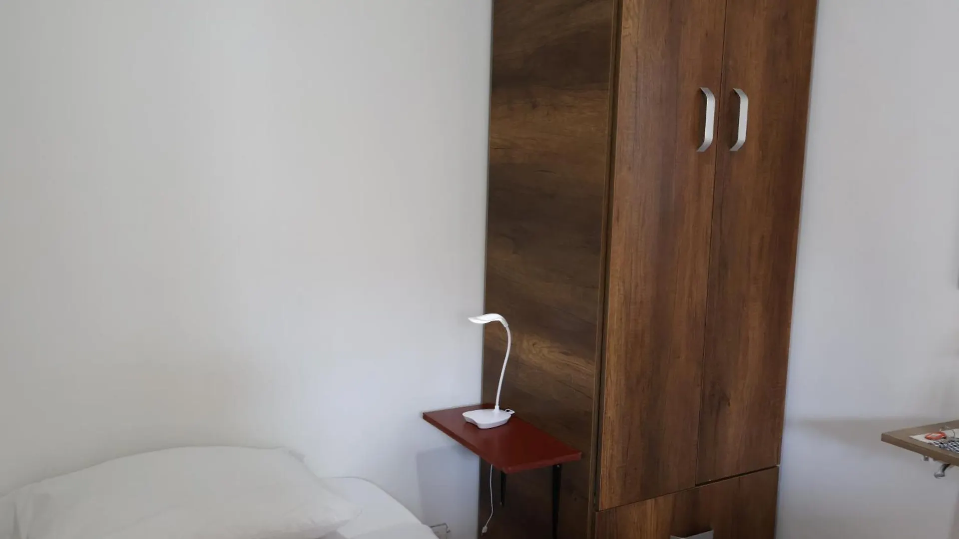 Homestay Living Poblado Manila 301 C Habitacion Individual Medellin Colombia