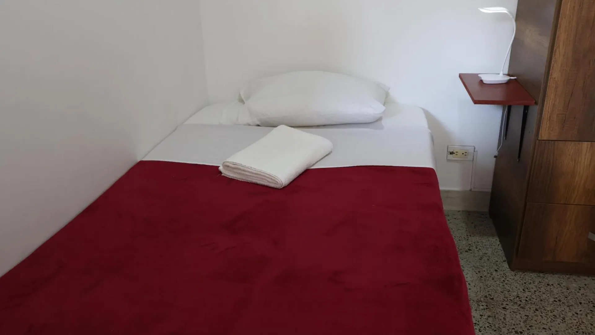 Living Poblado Manila 301 C Habitacion Individual Medellin Homestay